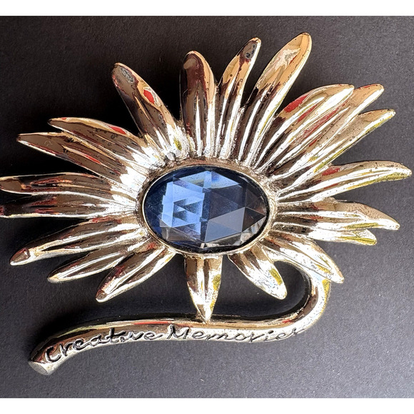 Vintage‎ Creative Memories Sunflower Silver Tone Blue Rhinestone Brooch Floral - Picture 3 of 5